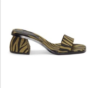 ❗️NWT❗️Imagine by Vince Camuto Laleh Dark Sage/Black Heel